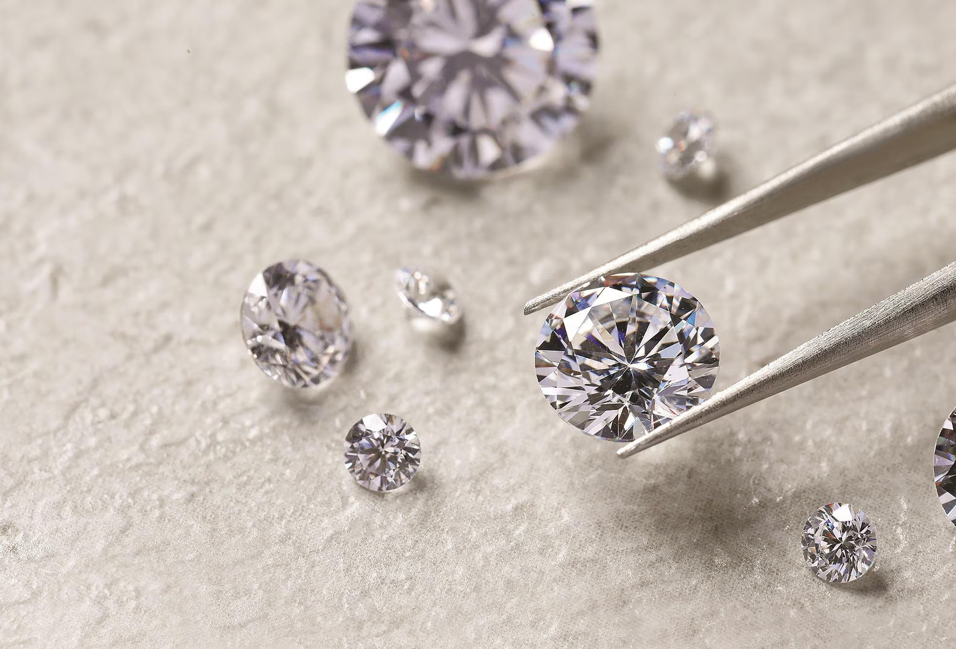 The Global Diamond Market on Pause: Tariff Uncertainty And Shifting Trends 💎