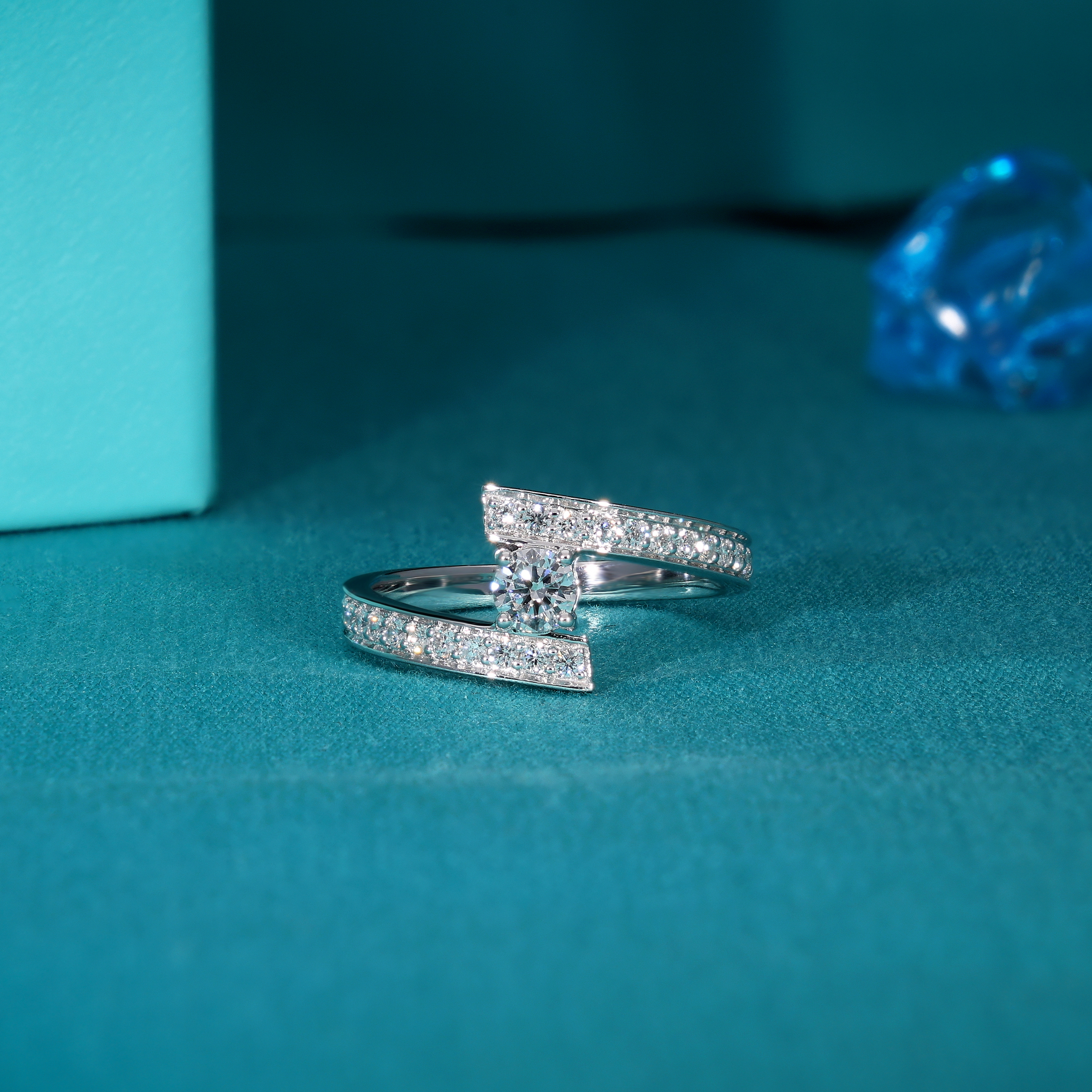 Lab Grown Diamonds - Round Bypass Shank Solitaire Ring