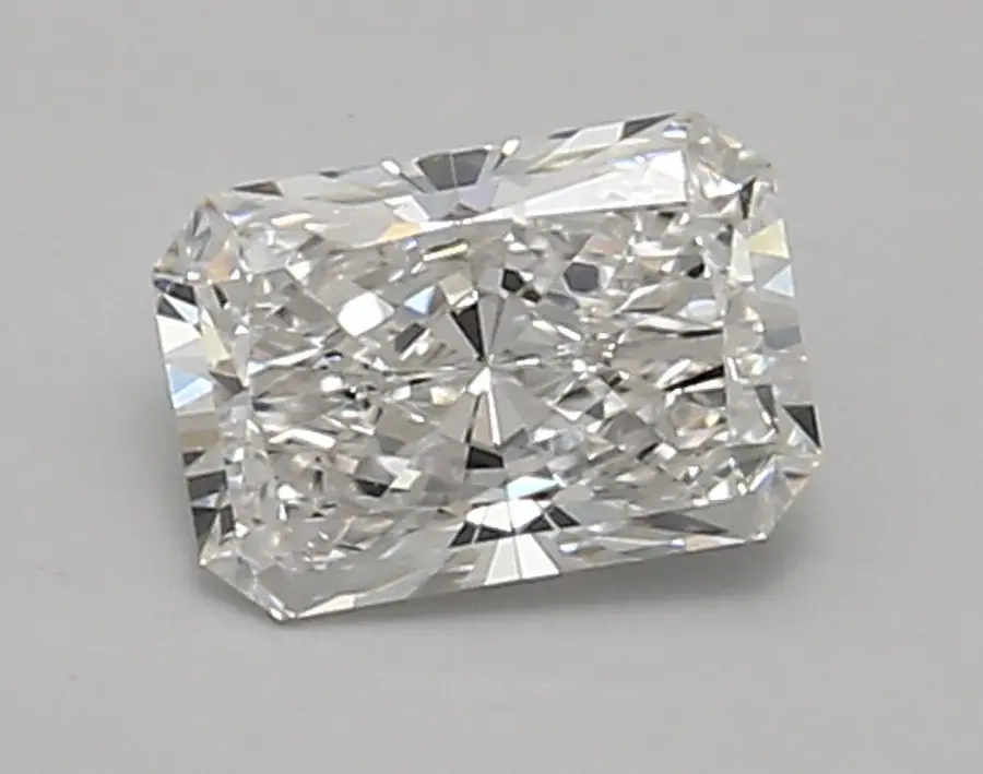 0.97ct E VVS2 Radiant (IGI)