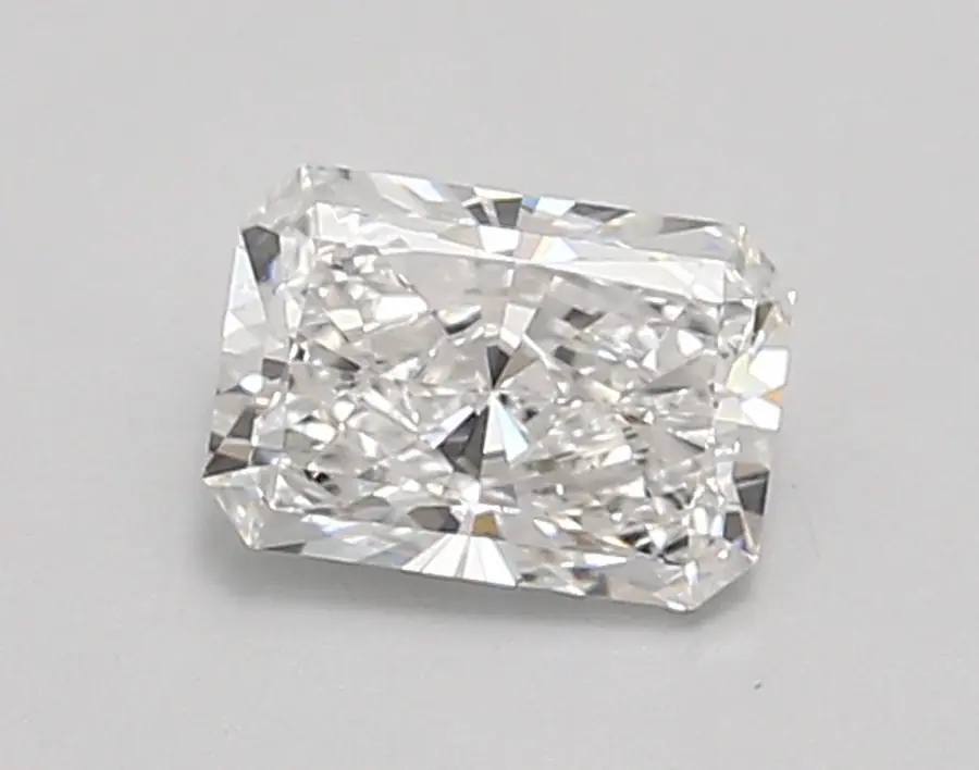 0.94ct E VVS2 Radiant (IGI)