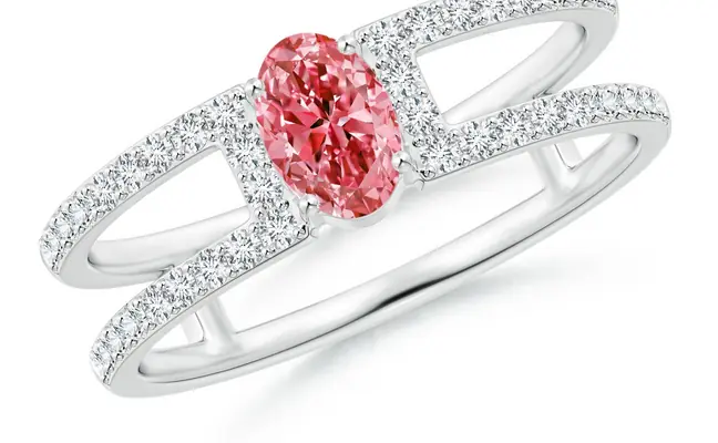 Tilted Pear Lab Grown Fancy Intense PInk Diamod Ring