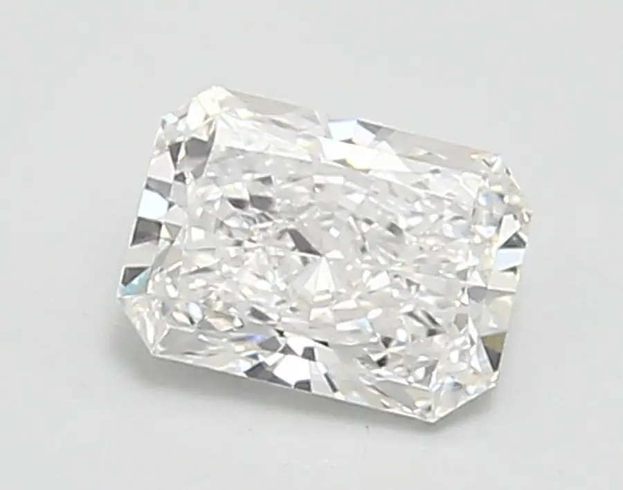 0.91ct E VVS1 Radiant (IGI)