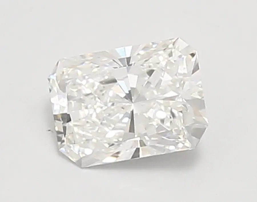 0.91ct E VVS2 Radiant (IGI)