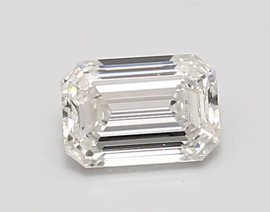 0.90ct G VS1 Emerald (IGI)
