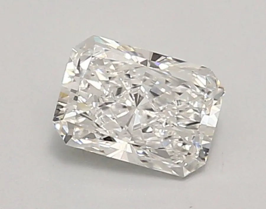 0.87ct E VVS2 Radiant (IGI)