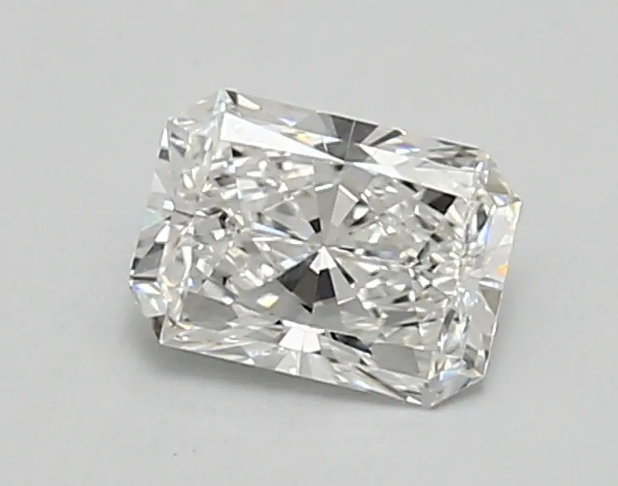 0.83ct E VVS2 Radiant (IGI)