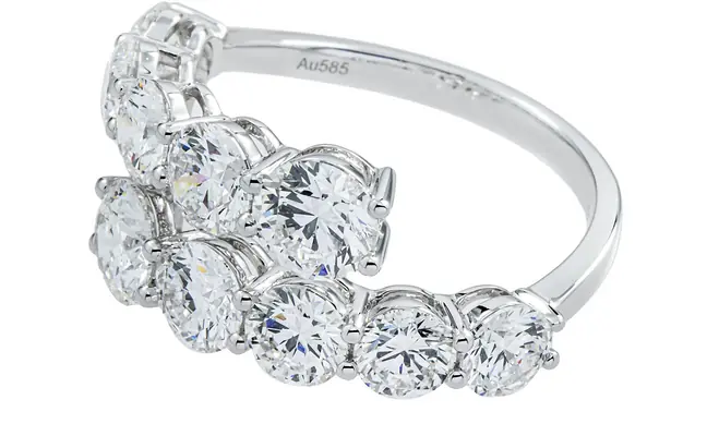 Round Shape Designer Engagement Ring