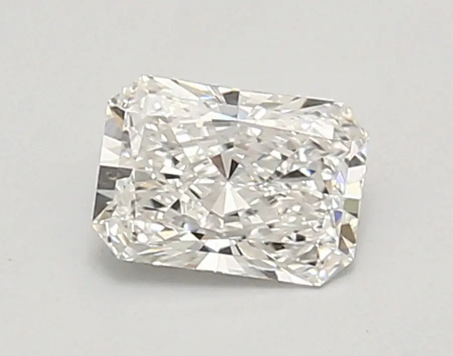 0.81ct E VVS2 Radiant (IGI)