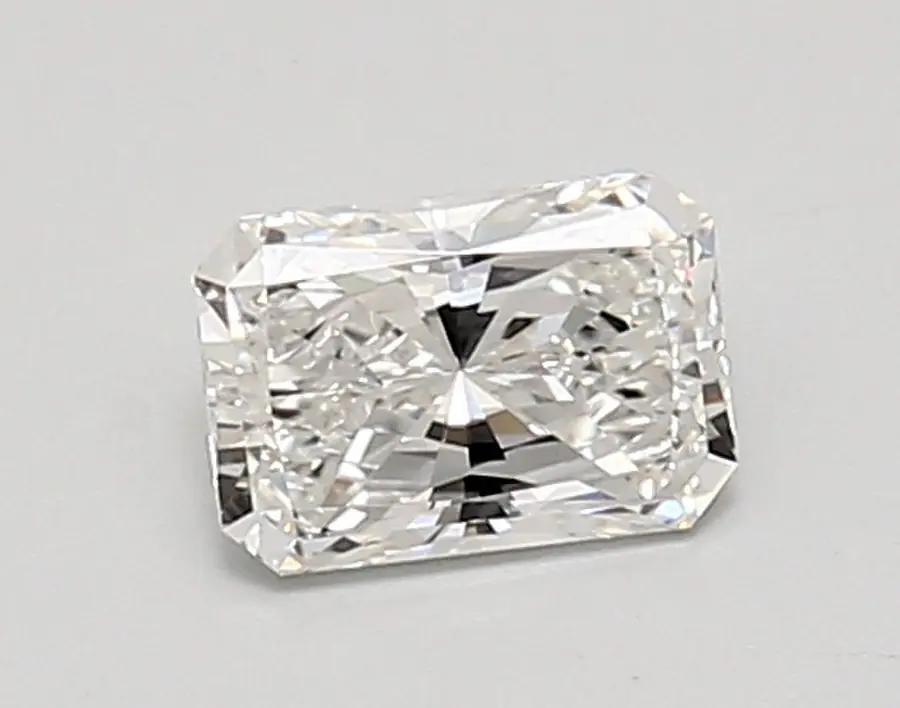 0.79ct E VVS1 Radiant (IGI)