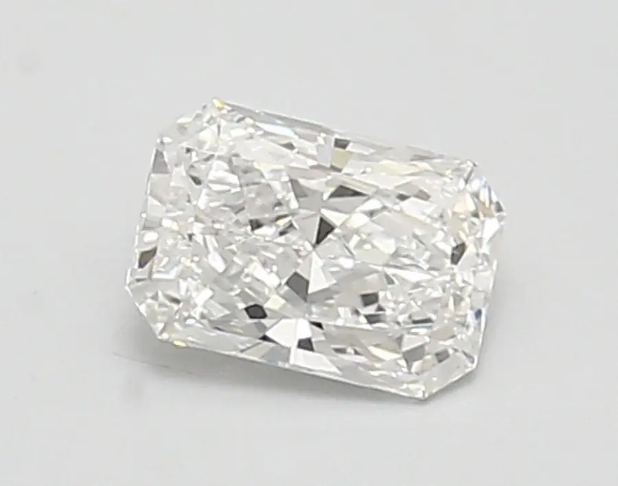 0.79ct E VVS2 Radiant (IGI)