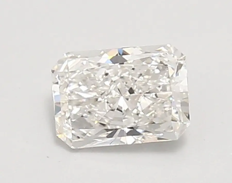 0.78ct E VVS2 Radiant (IGI)