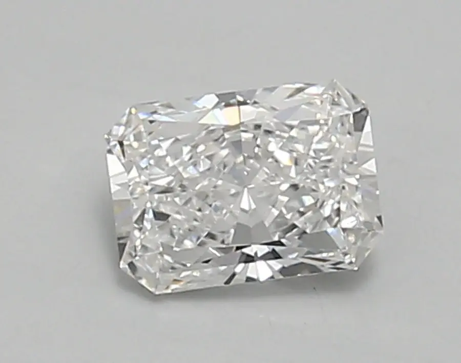 0.77ct E VVS1 Radiant (IGI)