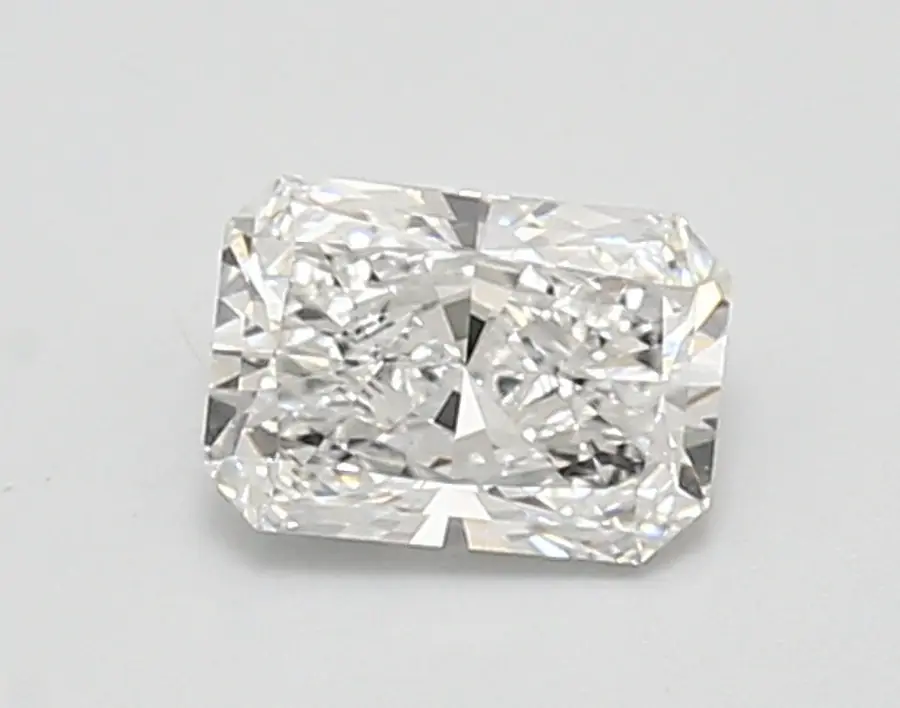 0.77ct E VVS2 Radiant (IGI)