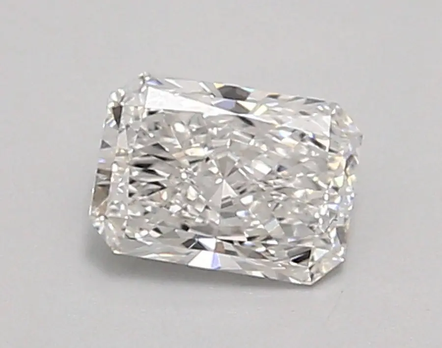 0.77ct E VVS2 Radiant (IGI)