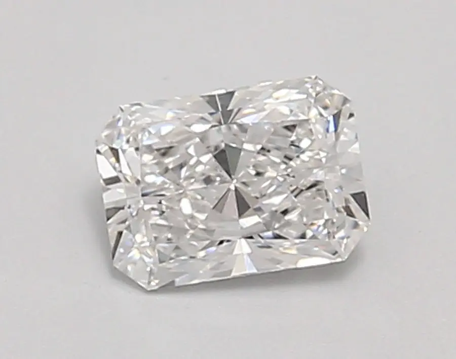 0.77ct E VS2 Radiant (IGI)
