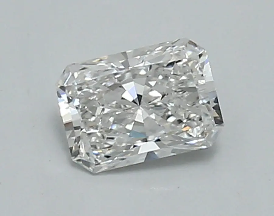0.76ct E VVS2 Radiant (IGI)
