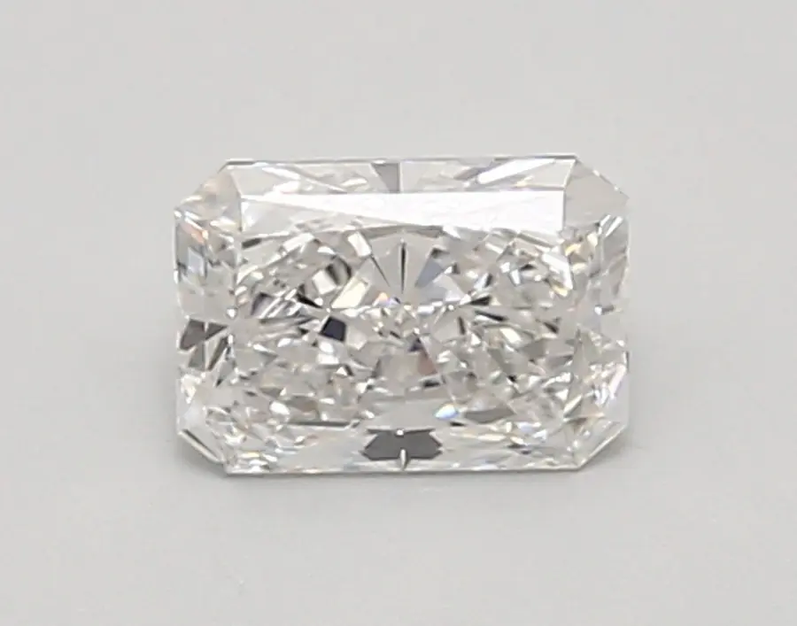 0.75ct E VVS2 Radiant (IGI)
