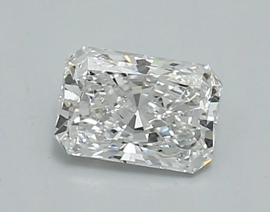 0.75ct E VVS2 Radiant (IGI)