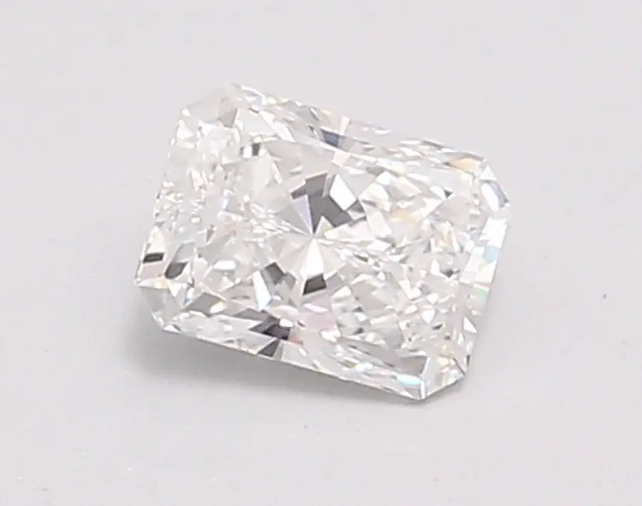 0.74ct D VVS2 Radiant (IGI)