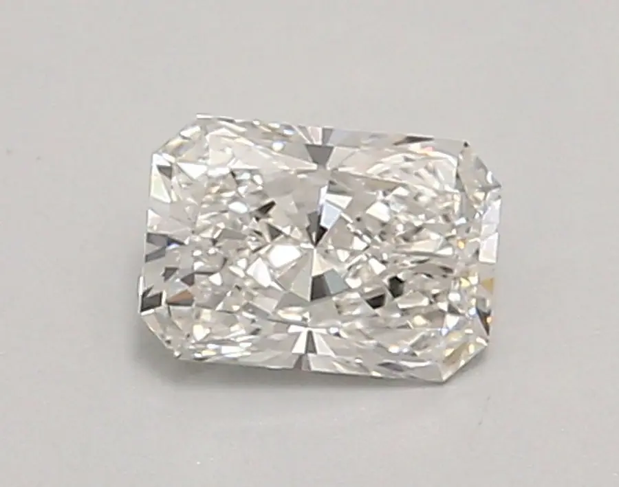 0.72ct E VVS2 Radiant (IGI)