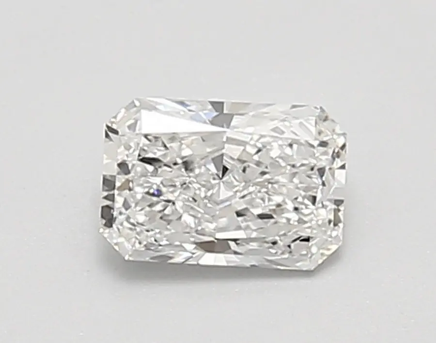 0.70ct E VVS2 Radiant (IGI)