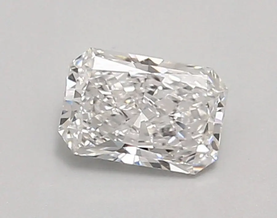 0.67ct E VVS2 Radiant (IGI)