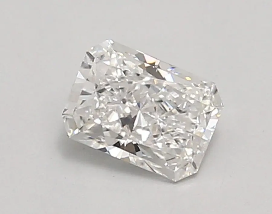0.67ct E VS1 Radiant (IGI)