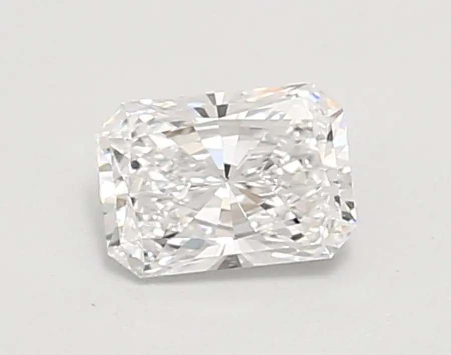 0.66ct D VVS2 Radiant (IGI)