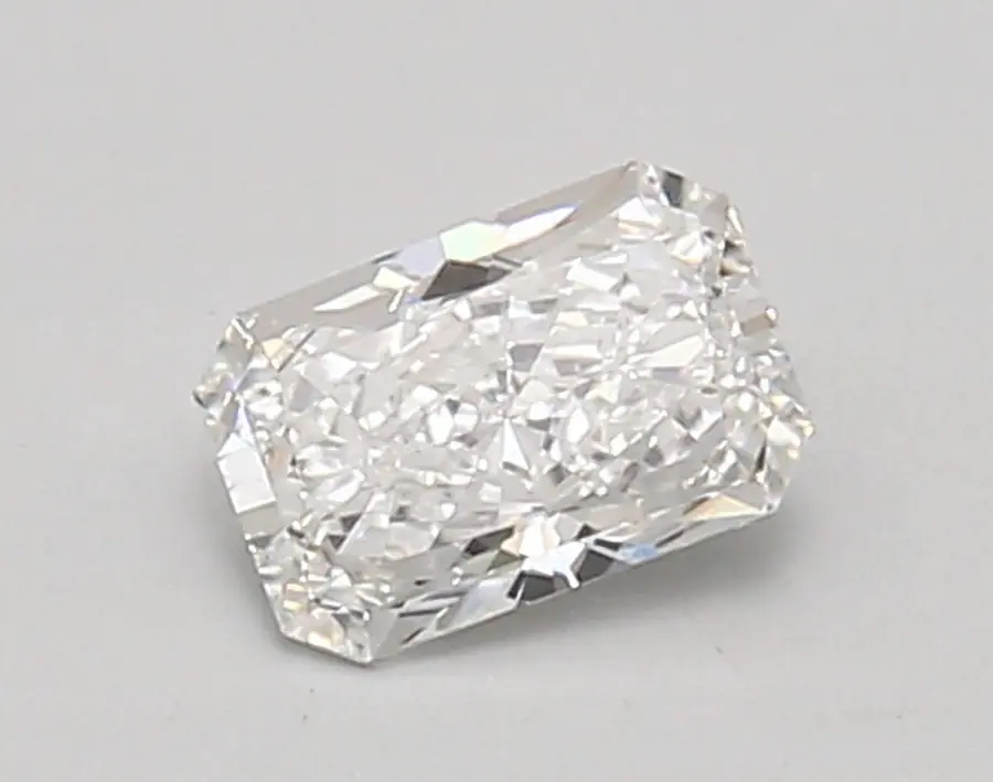 0.65ct E VVS2 Radiant (IGI)