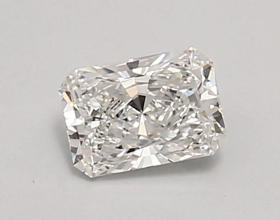 0.65ct D VVS2 Radiant (IGI)