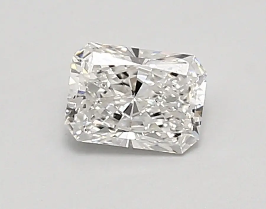 0.64ct E VS2 Radiant (IGI)