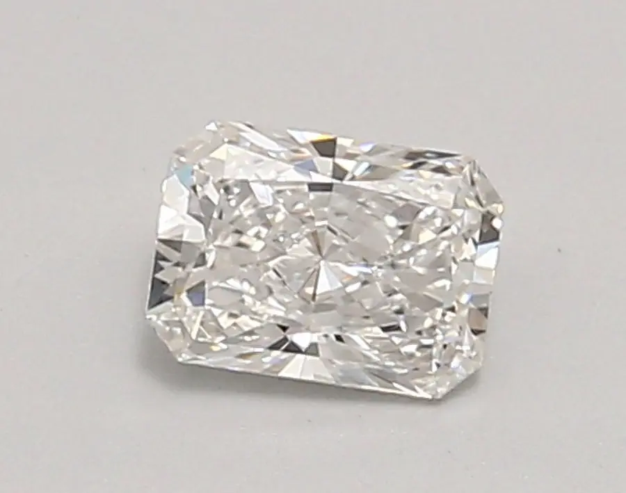 0.64ct E VVS2 Radiant (IGI)