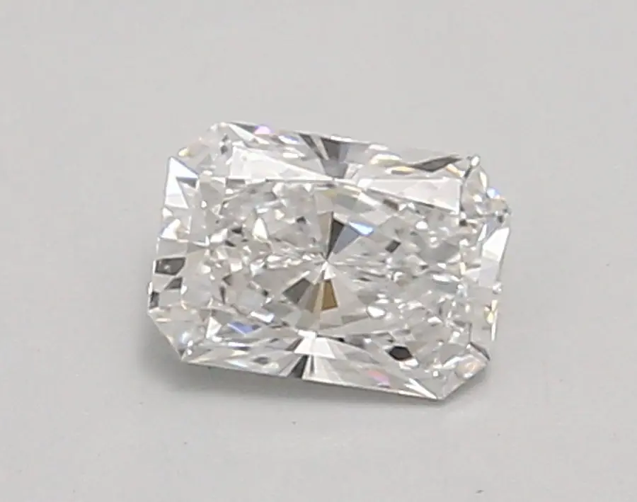 0.64ct E VS2 Radiant (IGI)