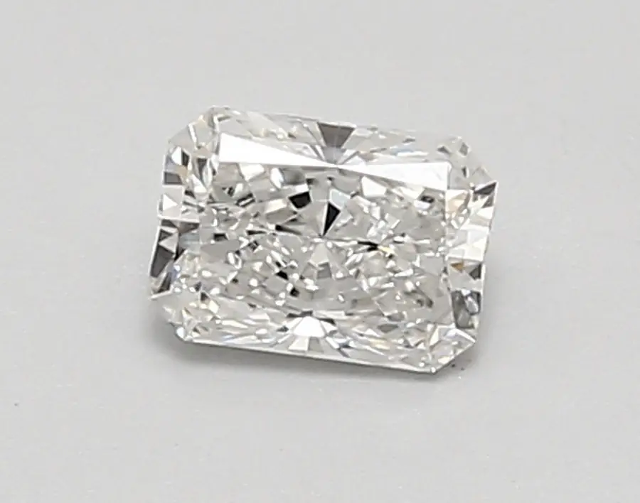 0.63ct E VVS1 Radiant (IGI)