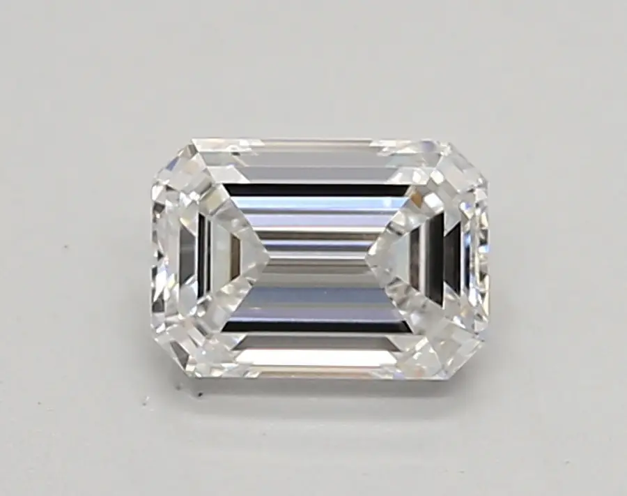 0.63ct E IF Emerald (IGI)