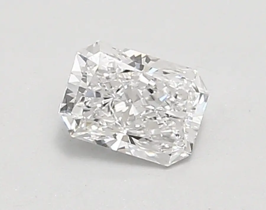0.62ct D VVS2 Radiant (IGI)