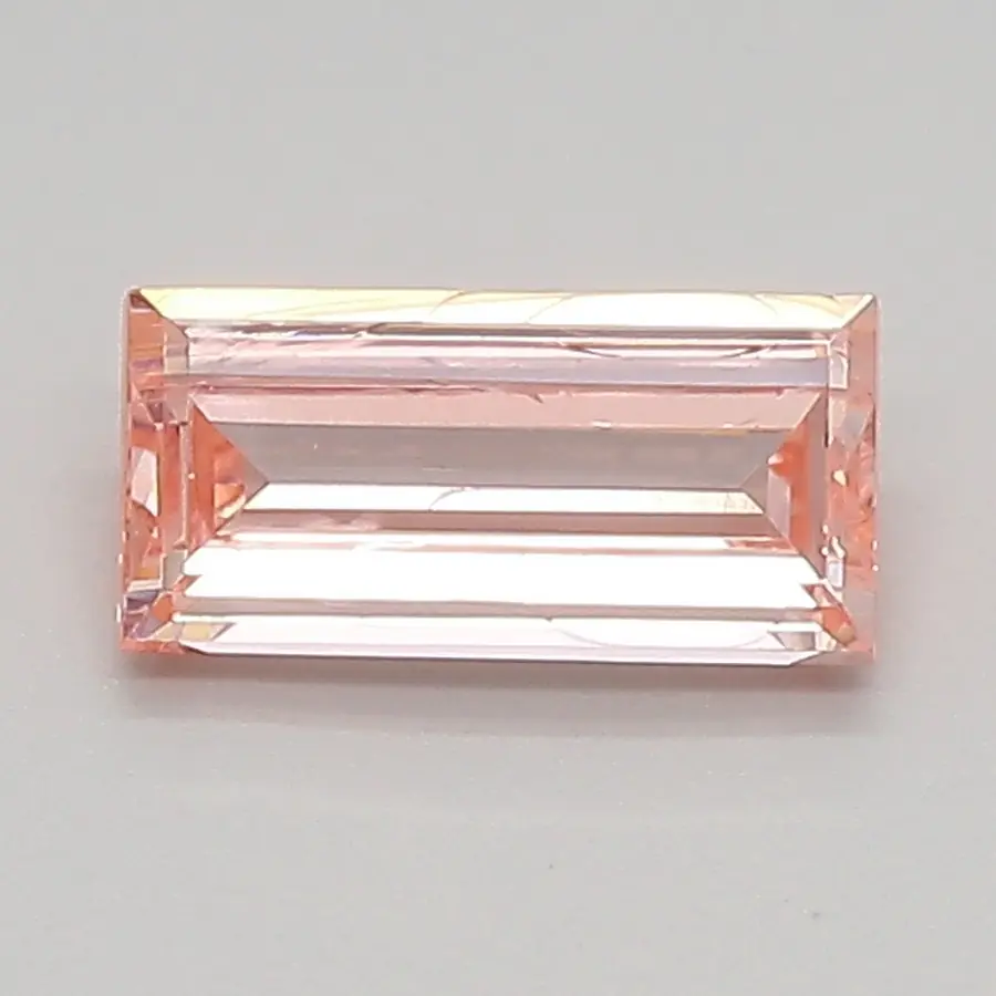 0.62ct FANCY VIVID  PINK VVS2 Baguette (IGI)