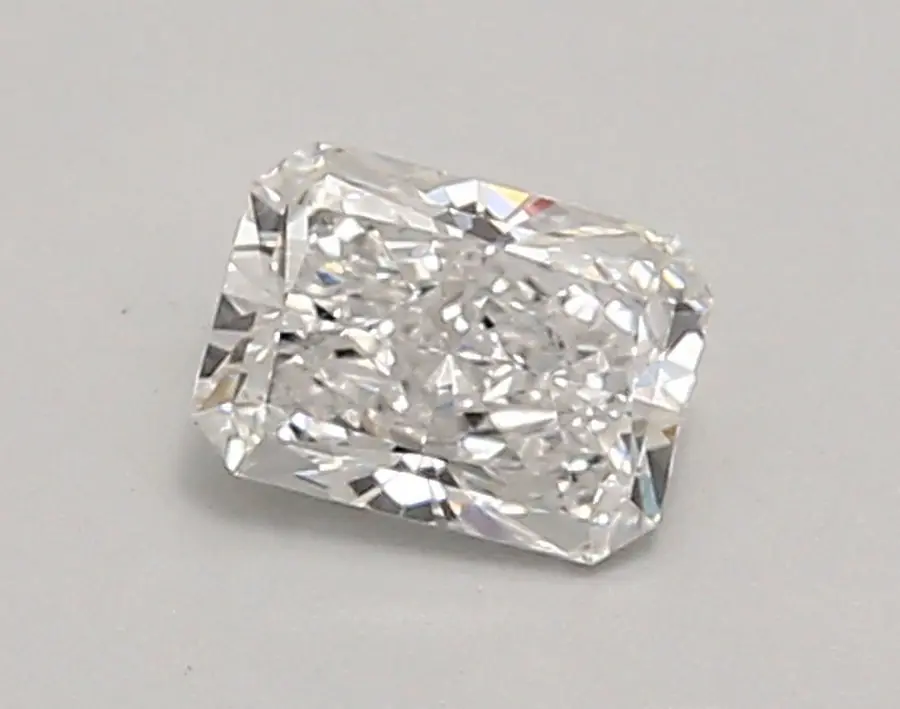0.61ct D VVS2 Radiant (IGI)