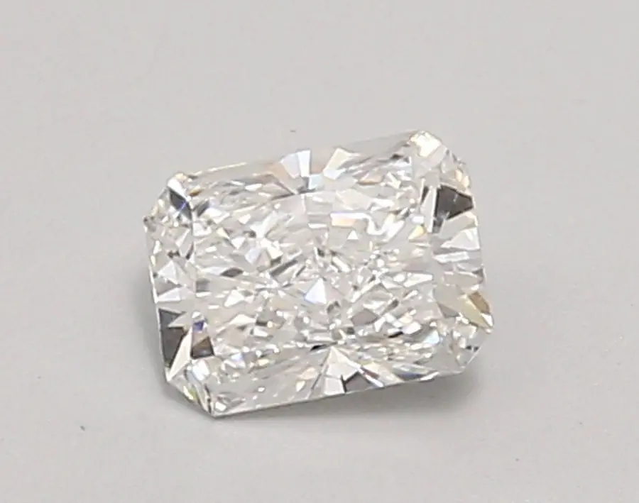 0.60ct E VVS2 Radiant (IGI)