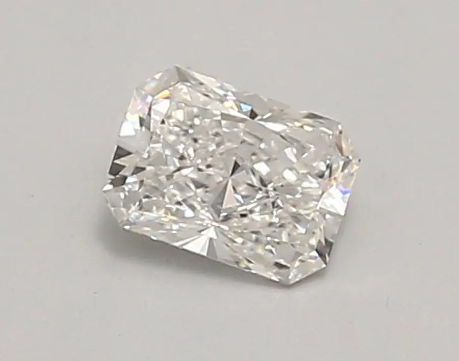 0.59ct E VVS2 Radiant (IGI)