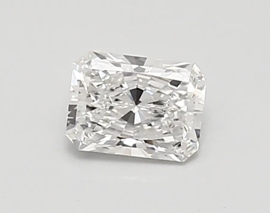 0.58ct E VVS2 Radiant (IGI)