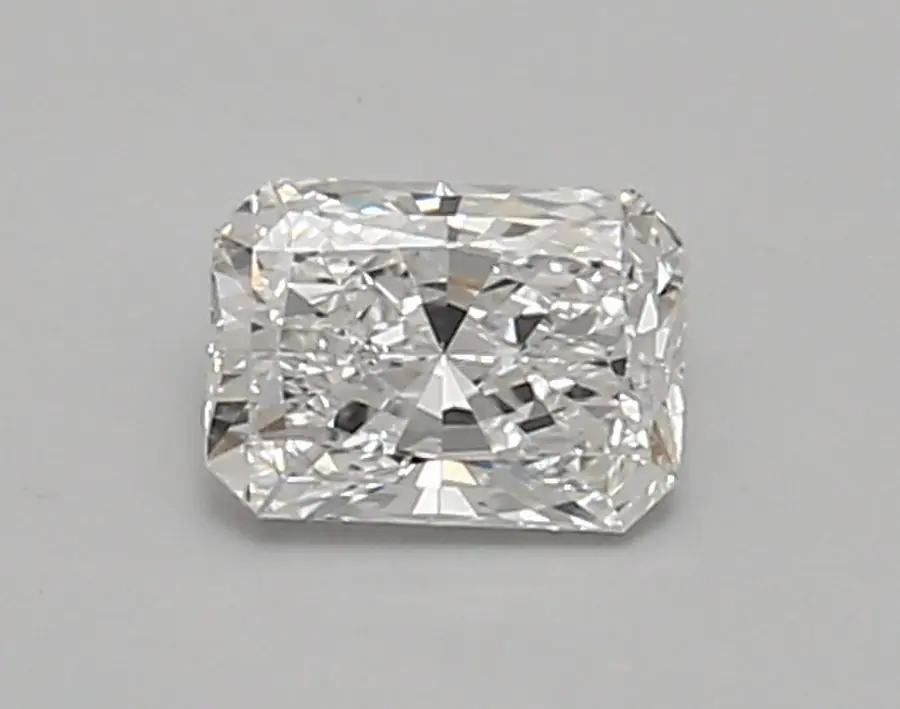 0.58ct E VVS2 Radiant (IGI)