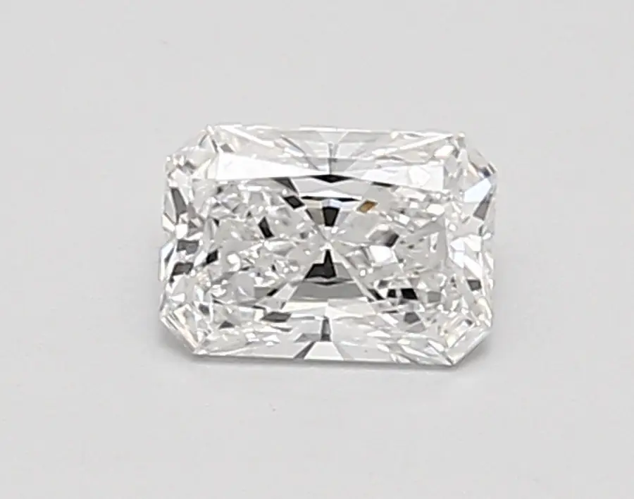 0.58ct E VVS2 Radiant (IGI)