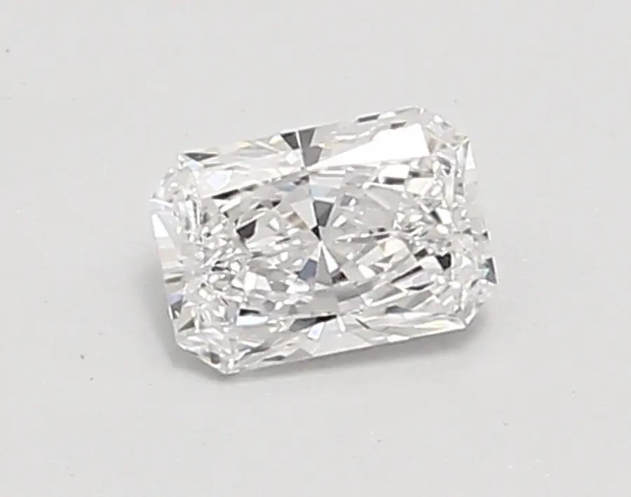 0.51ct D VVS2 Radiant (IGI)