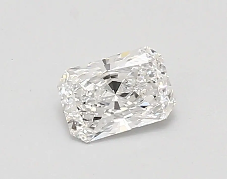 0.47ct D VVS2 Radiant (IGI)