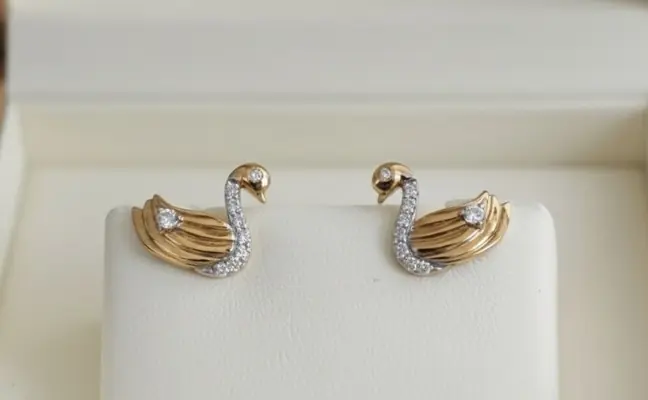 Graceful Cygnet" 18K Two-Tone Gold & Diamond Swan Stud Earrings (0.23ct DWT)