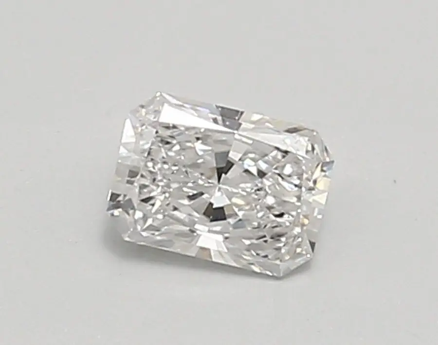 0.44ct E VVS2 Radiant (IGI)