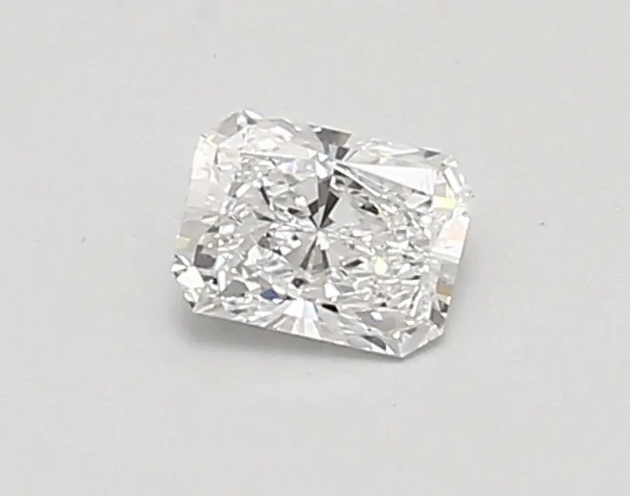 0.44ct D VVS1 Radiant (IGI)
