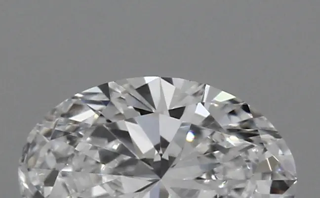 0.42ct E VVS1 Oval (IGI)