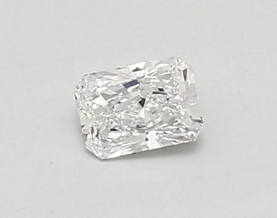 0.39ct D VVS2 Radiant (IGI)